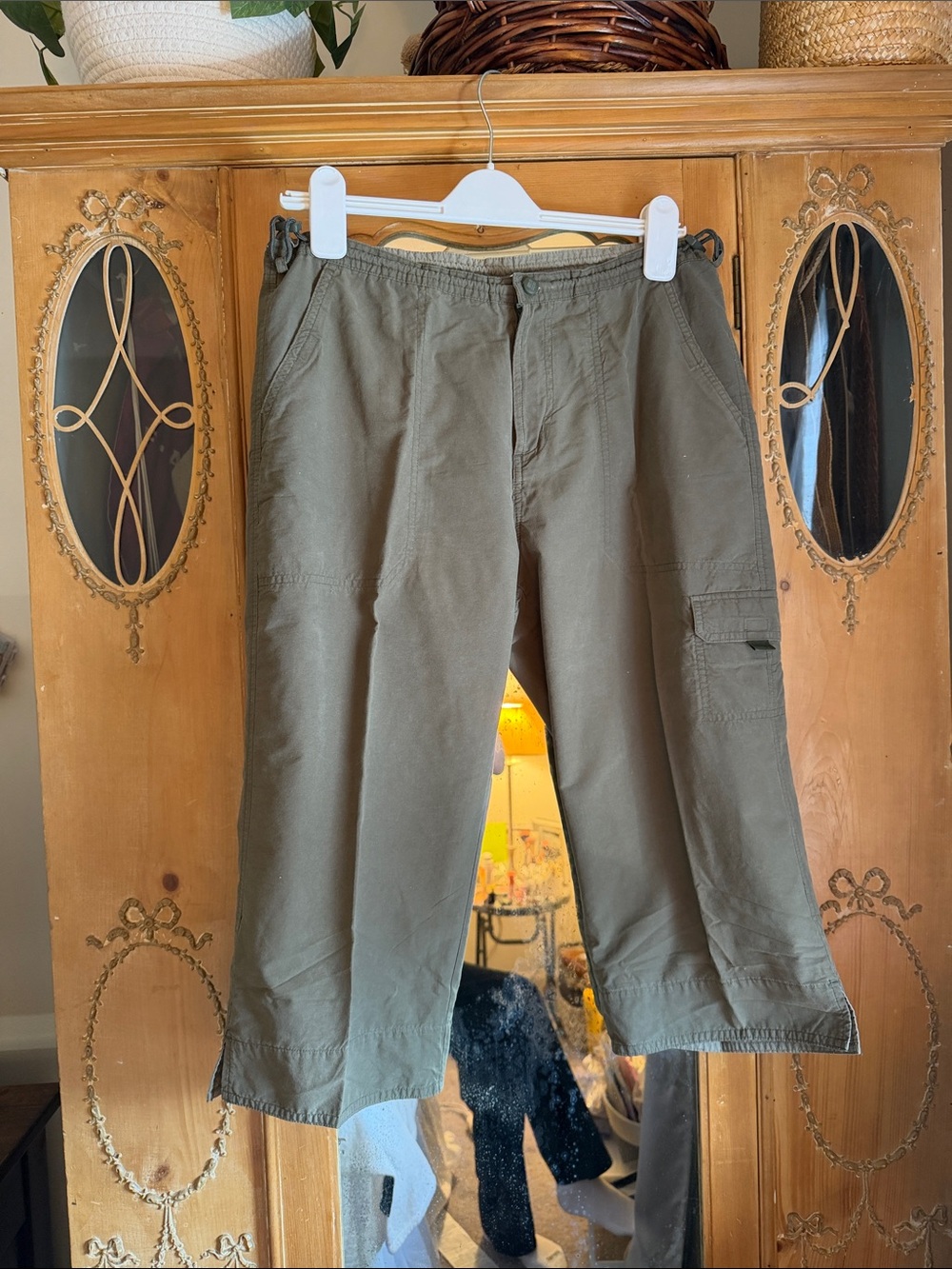 Columbia Olive Green Cropped Cargo Pants